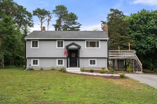 17 Minuteman Lane, Plymouth, MA 02360