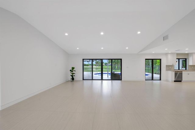 20195 Back 9 Drive, Boca Raton, FL 33498