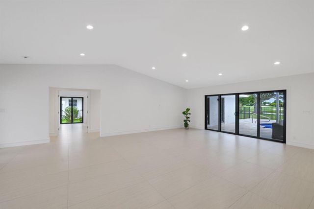 20195 Back 9 Drive, Boca Raton, FL 33498
