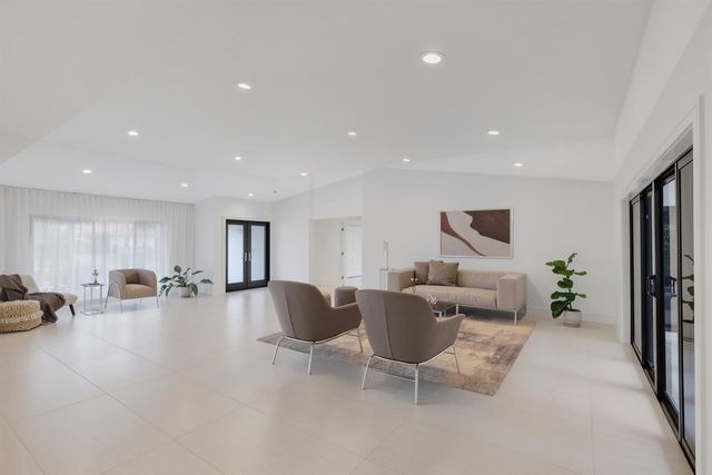 20195 Back 9 Drive, Boca Raton, FL 33498