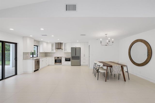20195 Back 9 Drive, Boca Raton, FL 33498