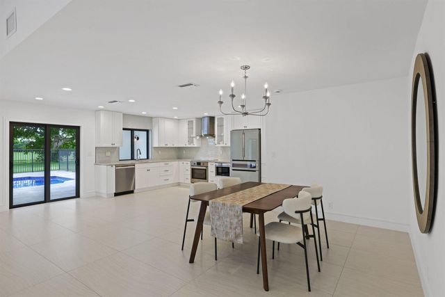20195 Back 9 Drive, Boca Raton, FL 33498