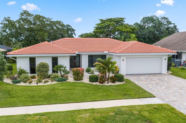 20195 Back 9 Drive, Boca Raton, FL 33498