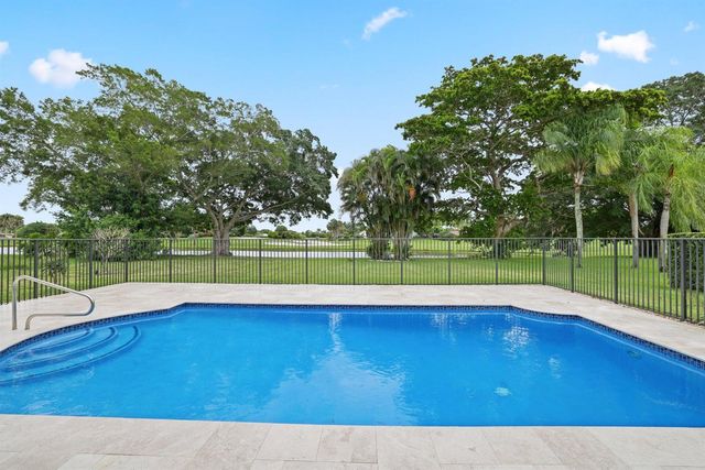 20195 Back 9 Drive, Boca Raton, FL 33498