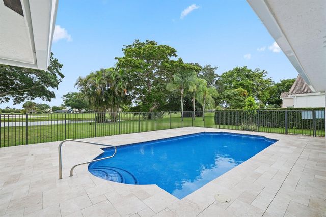 20195 Back 9 Drive, Boca Raton, FL 33498