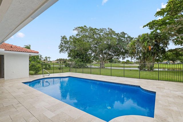 20195 Back 9 Drive, Boca Raton, FL 33498
