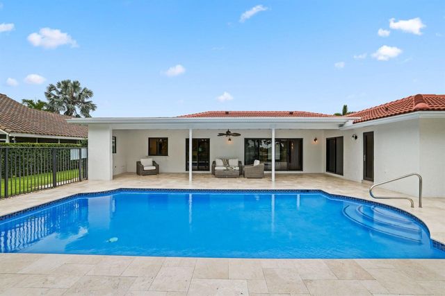 20195 Back 9 Drive, Boca Raton, FL 33498