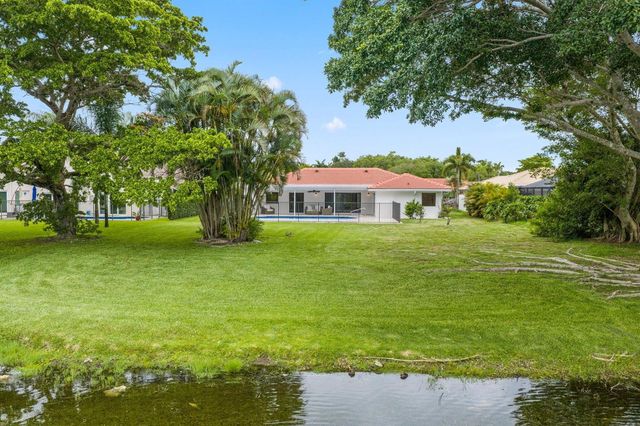 20195 Back 9 Drive, Boca Raton, FL 33498