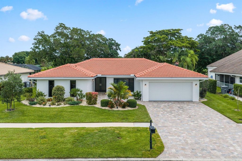 20195 Back 9 Drive, Boca Raton, FL 33498