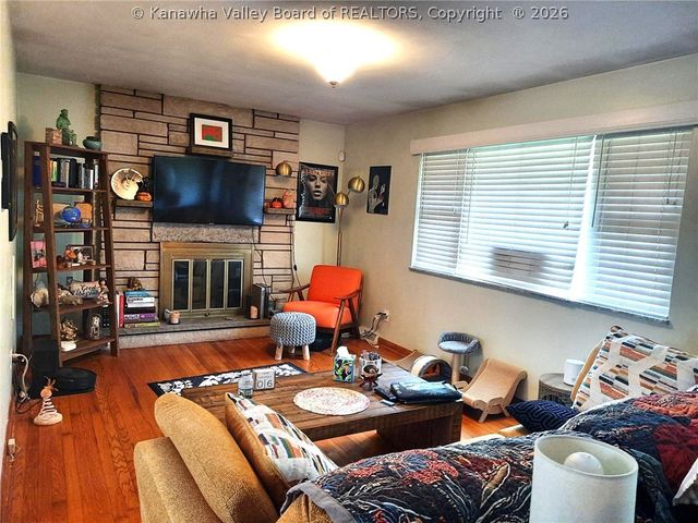 415 Skyline Drive, Charleston, WV 25302
