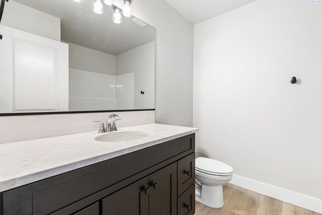 6557 W 29th Ct, Kennewick, WA 99338