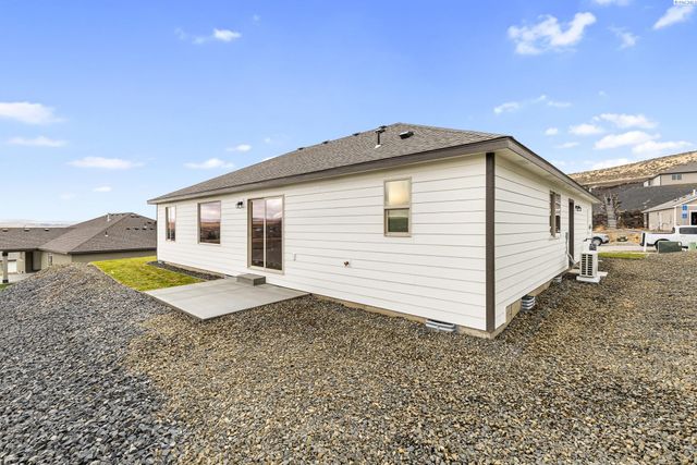 6557 W 29th Ct, Kennewick, WA 99338