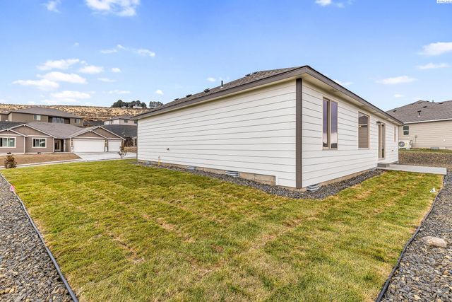 6557 W 29th Ct, Kennewick, WA 99338