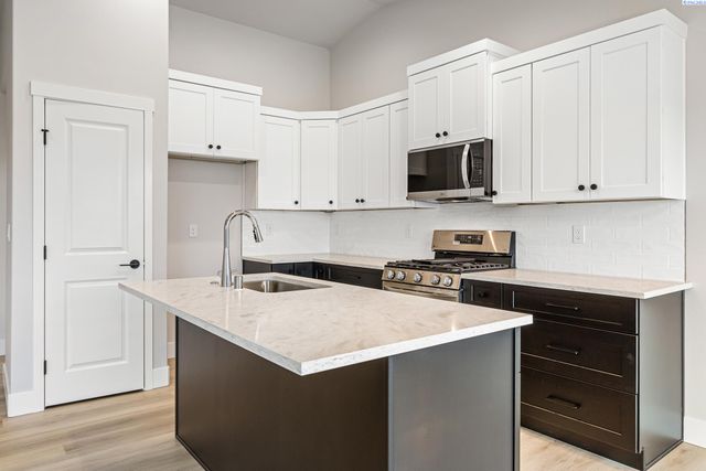 6557 W 29th Ct, Kennewick, WA 99338