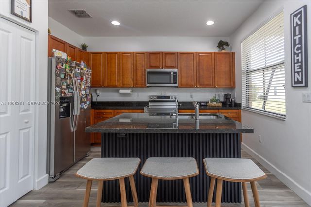 5203 NW 50th Ter, Tamarac, FL 33319