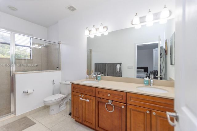 5203 NW 50th Ter, Tamarac, FL 33319