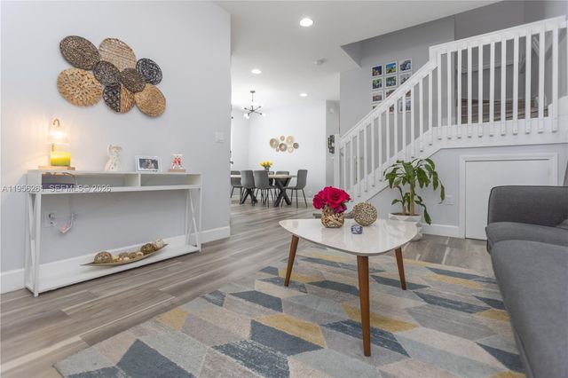 5203 NW 50th Ter, Tamarac, FL 33319