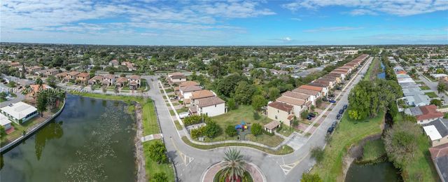 5203 NW 50th Ter, Tamarac, FL 33319