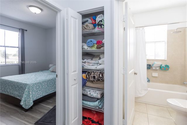 5203 NW 50th Ter, Tamarac, FL 33319