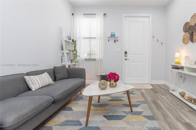 5203 NW 50th Ter, Tamarac, FL 33319