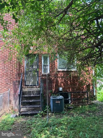 4013 CLAY PL NE, Washington, DC 20019