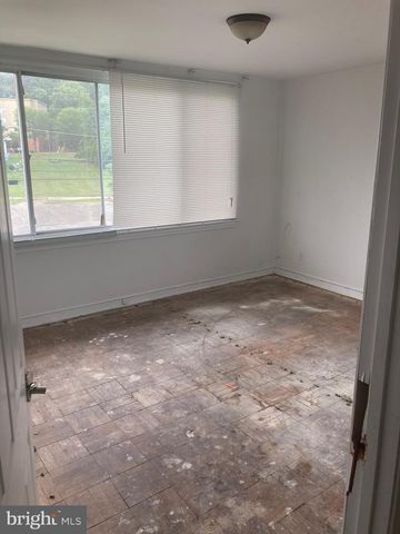 4013 CLAY PL NE, Washington, DC 20019