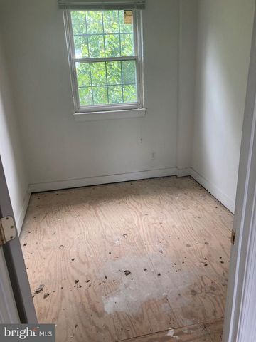 4013 CLAY PL NE, Washington, DC 20019