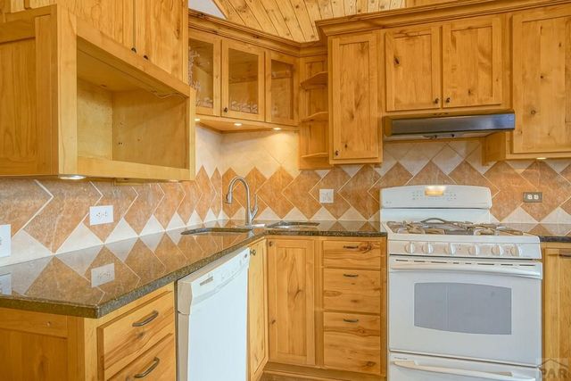 9496 County Rd 328, Westcliffe, CO 81252