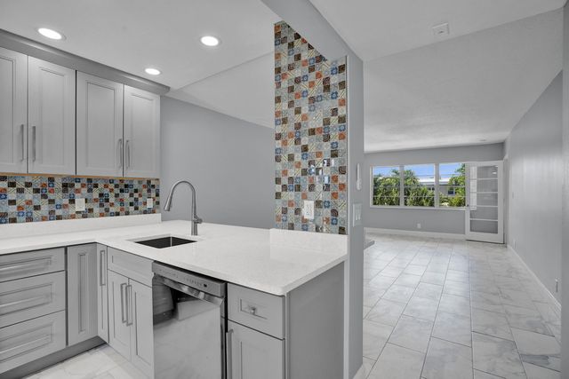 1481 S Ocean Blvd Apt 308, Pompano Beach, FL 33062