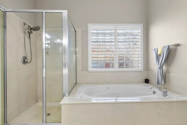 10528 Rio Sombra Dr, Oakdale, CA 95361