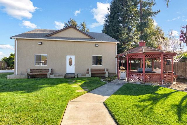 10528 Rio Sombra Dr, Oakdale, CA 95361