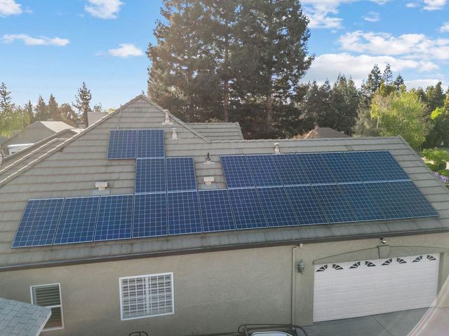 10528 Rio Sombra Dr, Oakdale, CA 95361