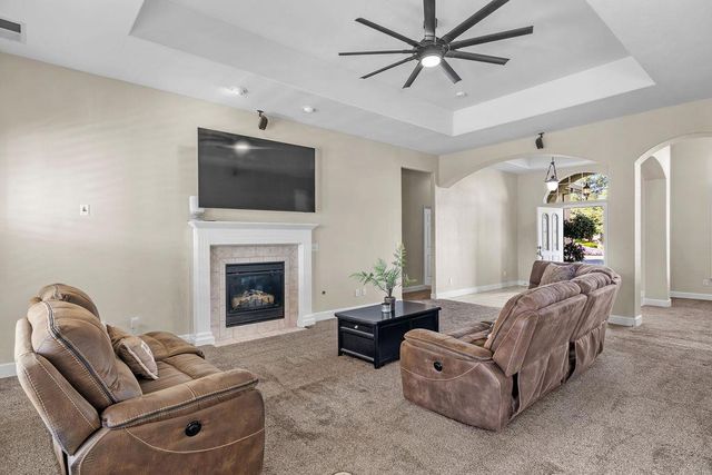 10528 Rio Sombra Dr, Oakdale, CA 95361