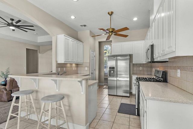 10528 Rio Sombra Dr, Oakdale, CA 95361