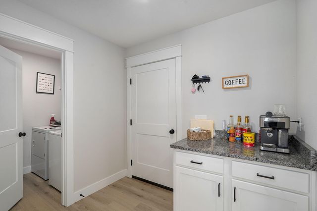 1312 N Maxine Avenue, Nixa, MO 65714