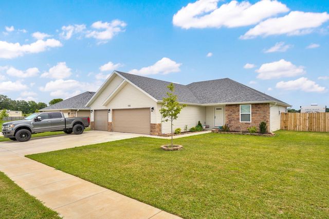 1312 N Maxine Avenue, Nixa, MO 65714