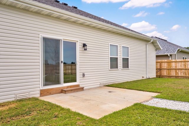 1312 N Maxine Avenue, Nixa, MO 65714