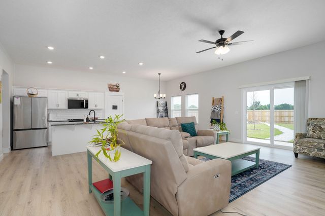 1312 N Maxine Avenue, Nixa, MO 65714