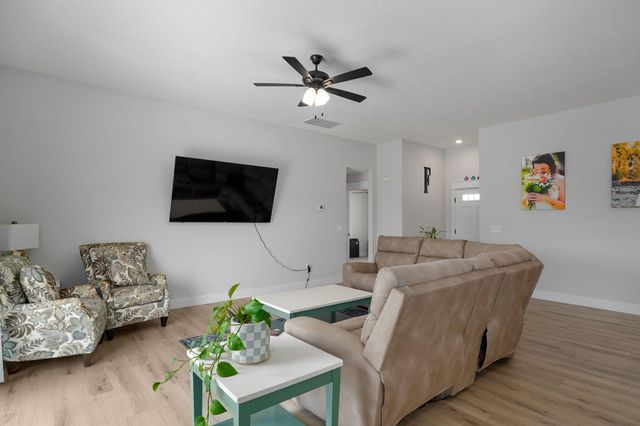 1312 N Maxine Avenue, Nixa, MO 65714