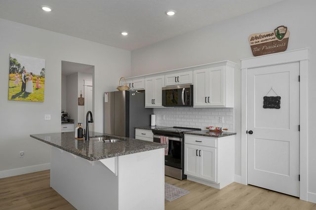 1312 N Maxine Avenue, Nixa, MO 65714