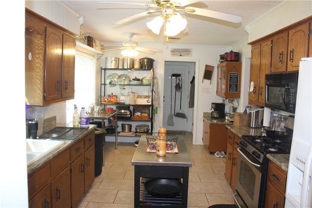 26 Sherwood Lane, Clarksville, AR 72830