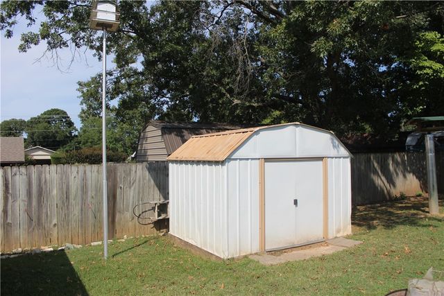 26 Sherwood Lane, Clarksville, AR 72830