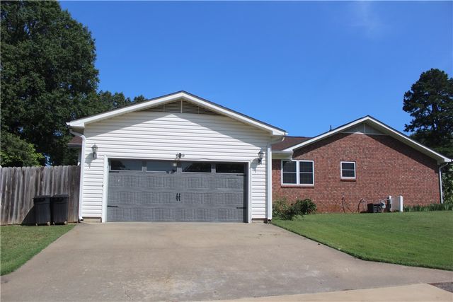 26 Sherwood Lane, Clarksville, AR 72830