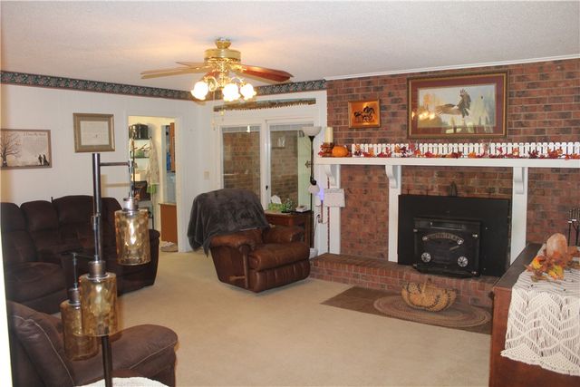 26 Sherwood Lane, Clarksville, AR 72830