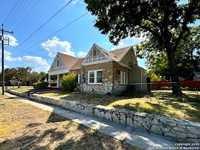 2001 kings, San Antonio, TX 78201