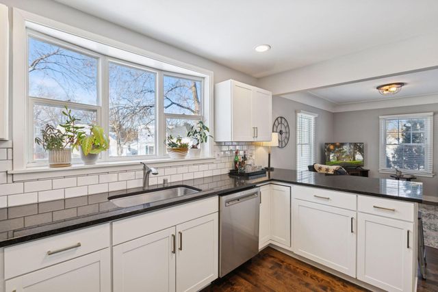 3525 30th Avenue N, Robbinsdale, MN 55422