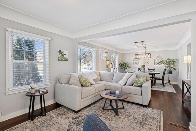 3525 30th Avenue N, Robbinsdale, MN 55422