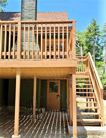 585 Arrowhead Villa Road, Lake Arrowhead, CA 92352