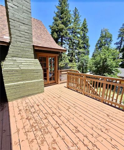585 Arrowhead Villa Road, Lake Arrowhead, CA 92352