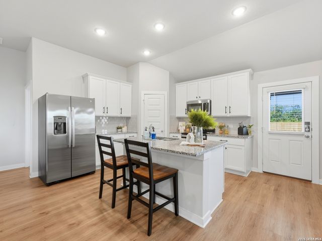 12407 Autumn Way, Atascosa, TX 78002